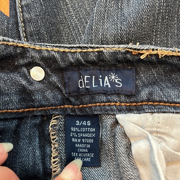 Delia’s Morgan Low Rise size 3/4 Short - Picture 6 of 6